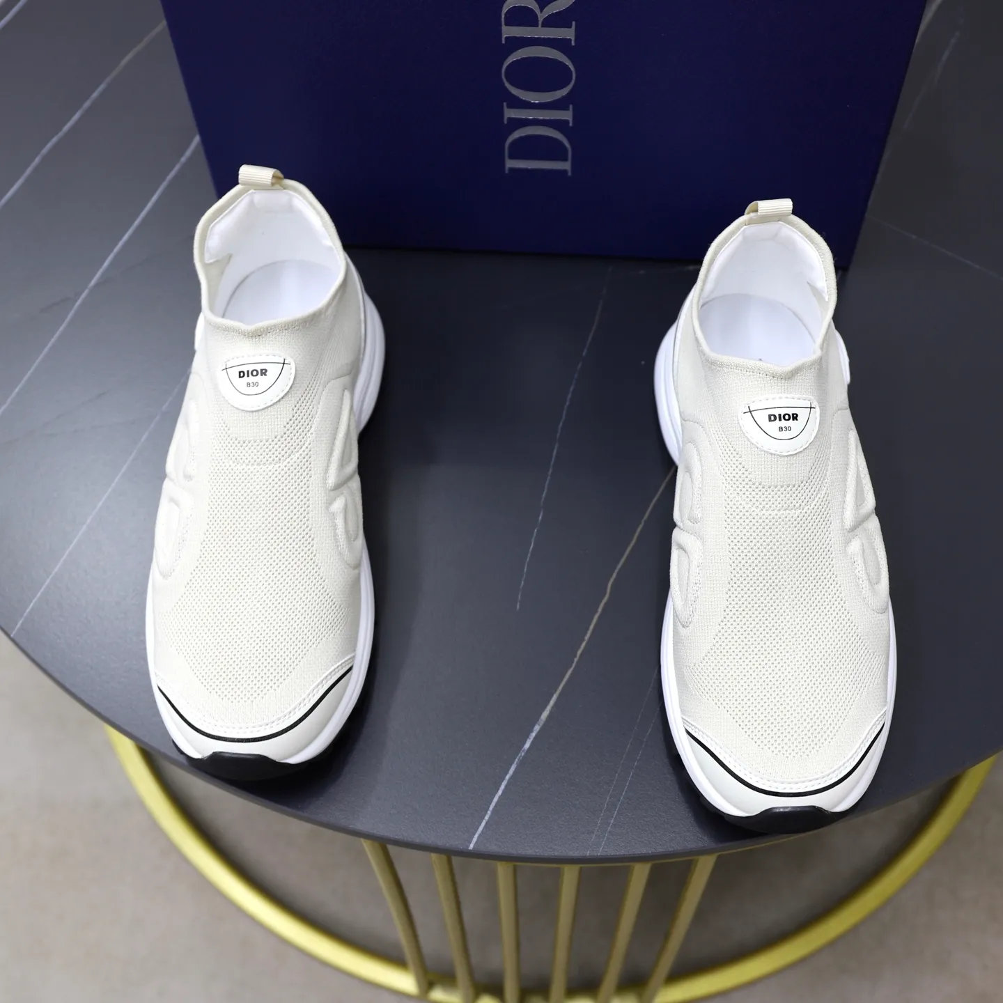 Men's shoes: 520💰Dior Dior B30 latest hot model shipped, original 1:1 manufacturing ▪️ Fabric: Original custom fly woven ▪️ Lining: Imported breathable mesh ▪️ Sole: Original molded non-slip outsole ▪️ Size: 38-46 (45, 46 custom-made, non-refundable)